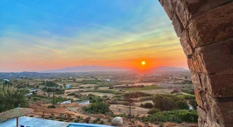 Apartment with pool, garden & patio in Naxos