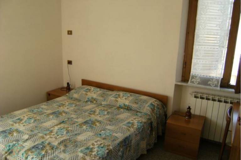 4 Bedroom apartment, 650m from the beach, close to the centre of Marina di Massa. — photo 4