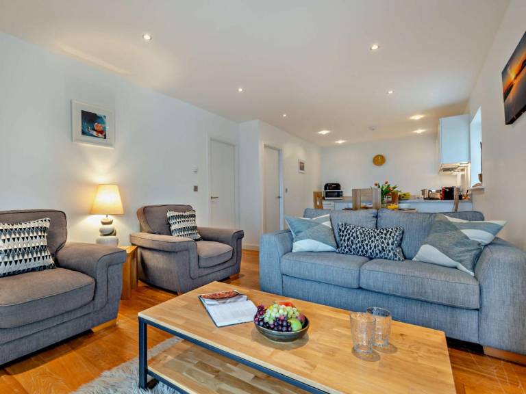 Charming rental apartment | Water view | Close to the beach | Pets allowed — photo 3