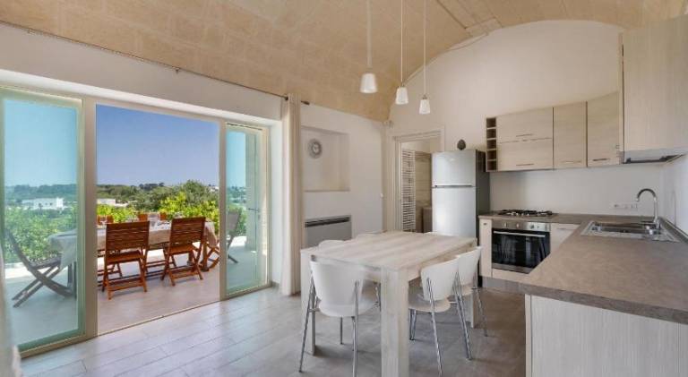 Fully equipped villa with terrace, hot tub & yard | Pets allowed — photo 2