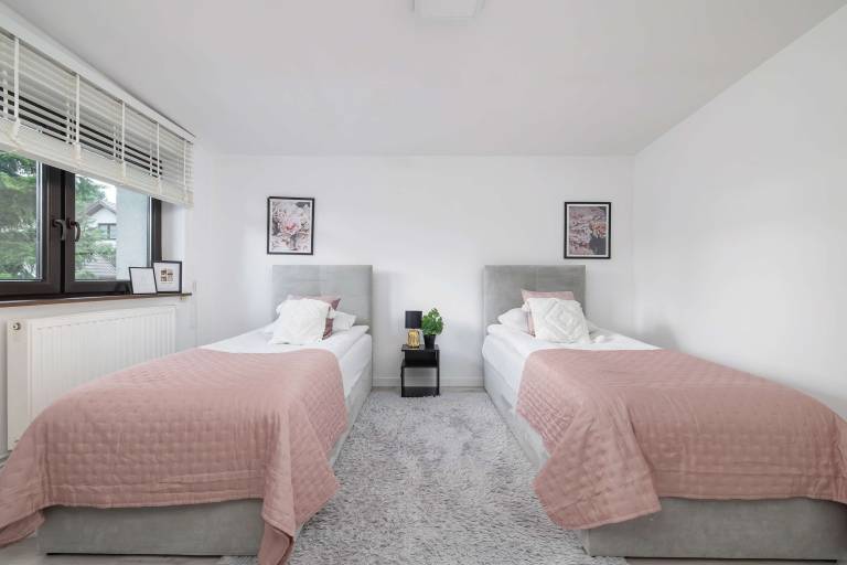 Family-friendly nice house with fast internet & terrace | Pets allowed — photo 3
