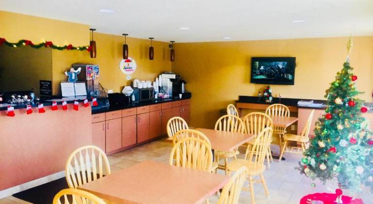 Super 8 By Wyndham Radcliff Ft. Knox Area — photo 5