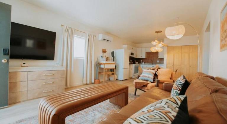 Terracotta Suite at ArnoTriplex! Hot Tub-Close to Downtown-Pet Friendly-No Pet Fee! in Albuquerque, NM