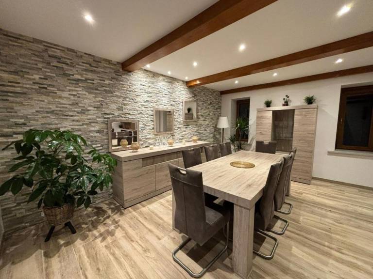 Family-friendly nice villa with hot tub, yard & patio | Pets are welcome — photo 5