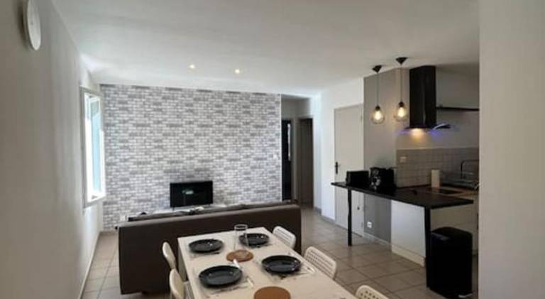 Apartment with 2 rooms for 6 persons in Montauban
