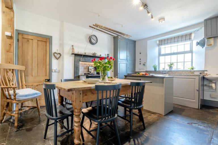 Fully equipped cottage with garden & BBQ | Dogs allowed — photo 4