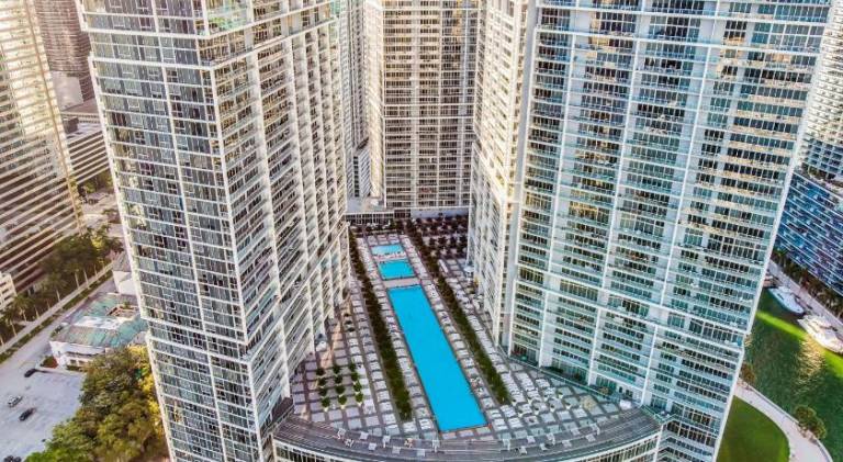 Holiday apartment with pool | Near Bayfront Park — photo 5