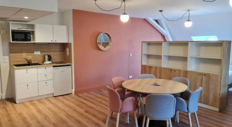 Serviced apartment with garden & patio | Good for workation — photo 4