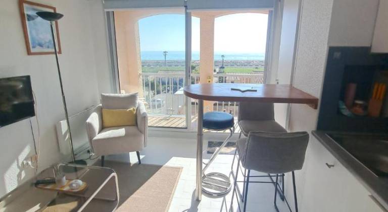 Holiday apartment with pool — photo 2