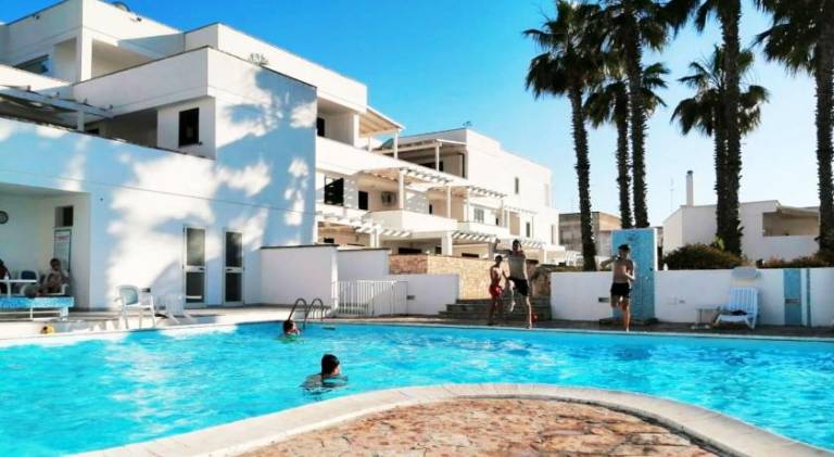Apartment with pool in Patu