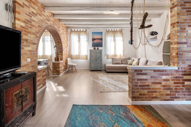 Studio Apartment 'Appartamento Brussa Beach' with Private Terrace, Wi-Fi and Air Conditioning — photo 3