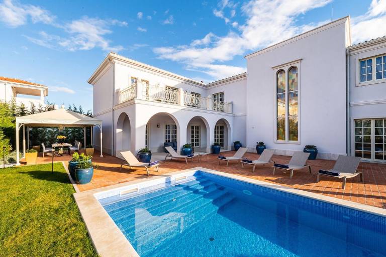 Fully equipped ample villa with grill, terrace & garden | Pets allowed — photo 2