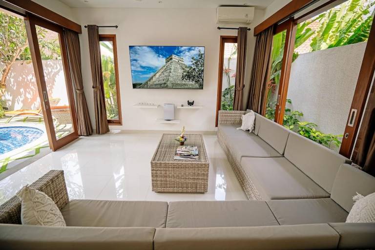 Villa with garden, pool & barbecue | Perfect for remote work | Pet-friendly — photo 4