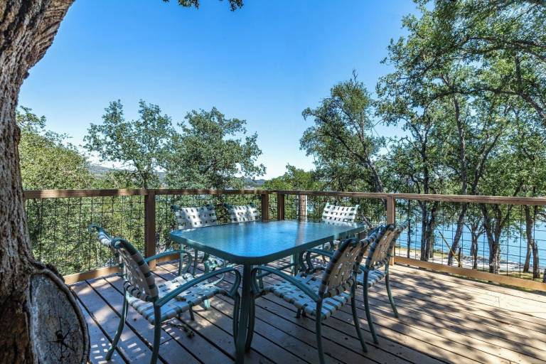 Cabin Lake Nacimiento