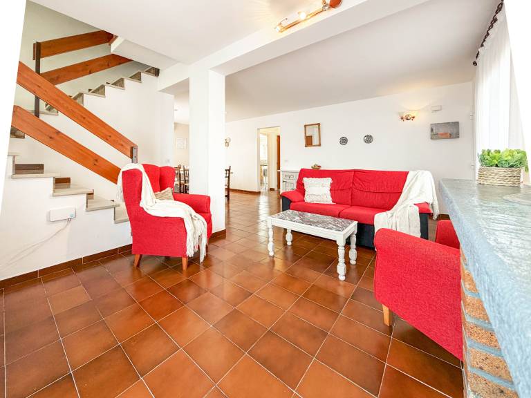 Villa with terrace, barbecue & garden — photo 5