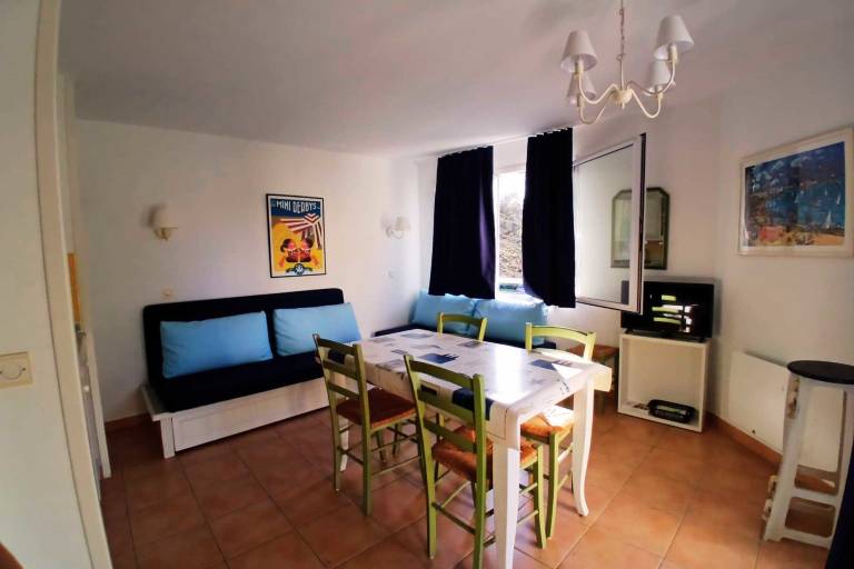 Apartment with yard, pool & terrace in Pornichet