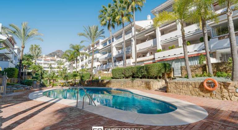 Las Canas Beach - Marbella Golden Mile by Finest Rentals in Marbella