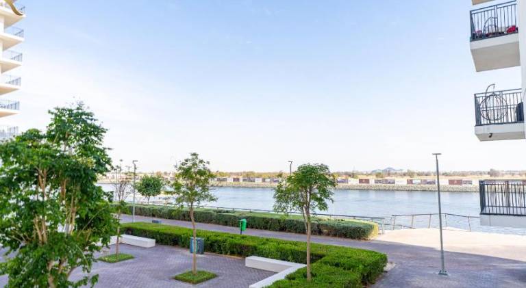 Luxury 1BR at Waters Edge in Yas Island Escape — photo 4