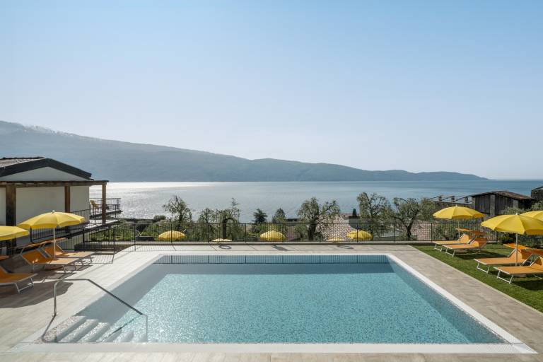 Appartamento Familiare con Vista Panoramica e Giardino