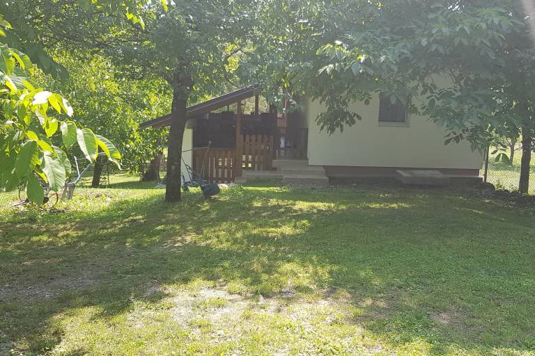 Fully equipped vacation home with barbeque, patio & yard | Pets allowed in Senj