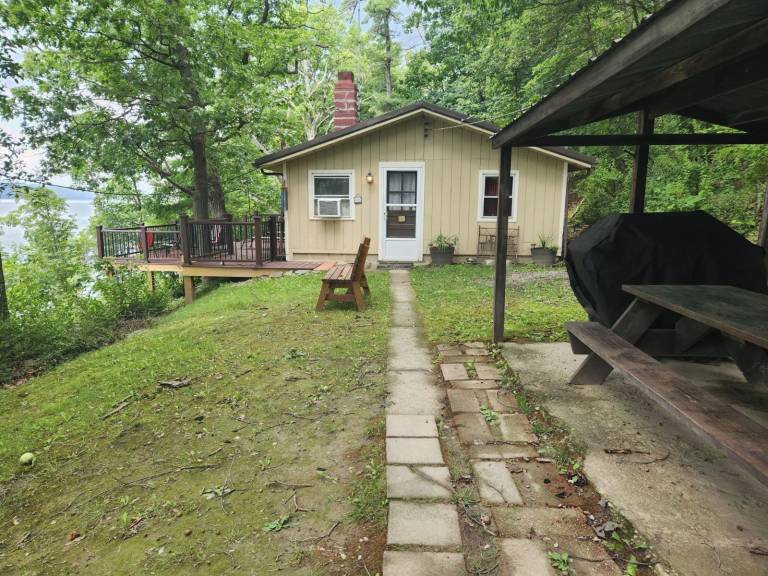 Cabin Burdett