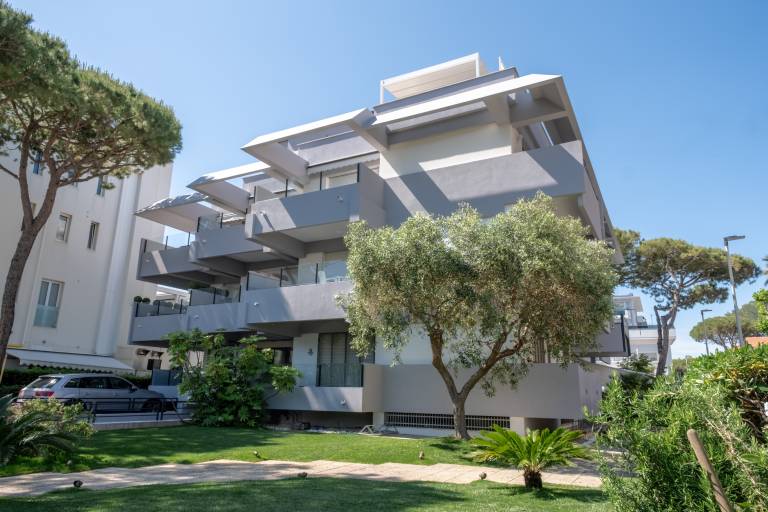Fully equipped holiday apartment with pool, terrace & garden | Sea view | Close to the beach | Dogs allowed — photo 3