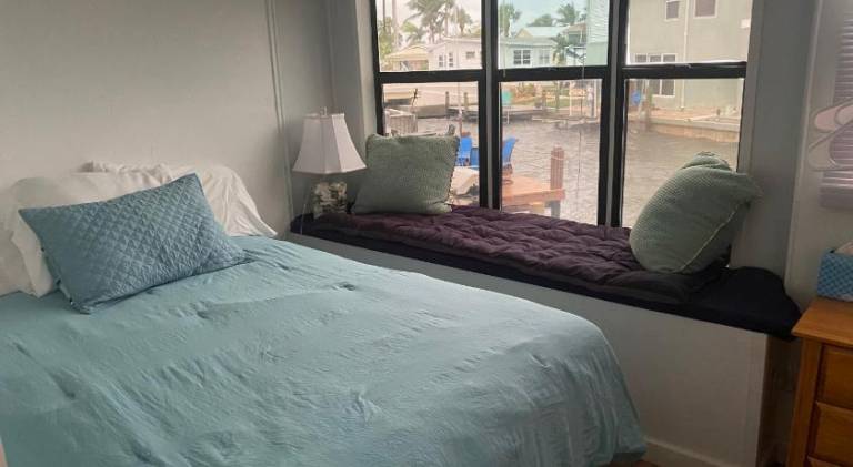Vacation home with jacuzzi & pool — photo 2