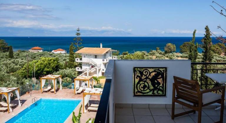Beautiful rental apartment with pool, patio & garden | Beach nearby | Pet-friendly — photo 4