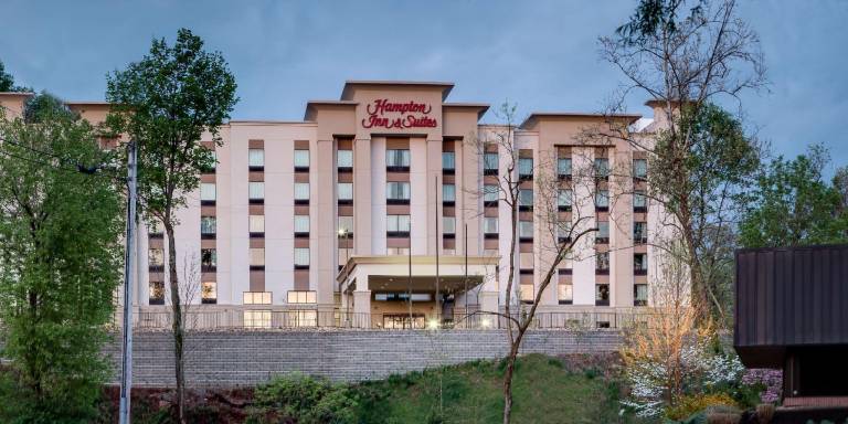 Hampton Inn & Suites Knoxville Papermill Drive in Knoxville, TN