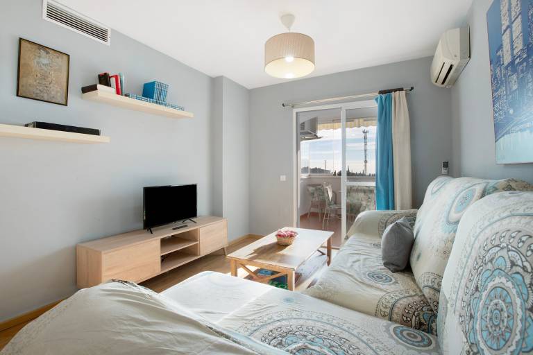 Apartment 'Benalmarina' with Shared Pool, Wi-Fi and Air Conditioning — photo 4