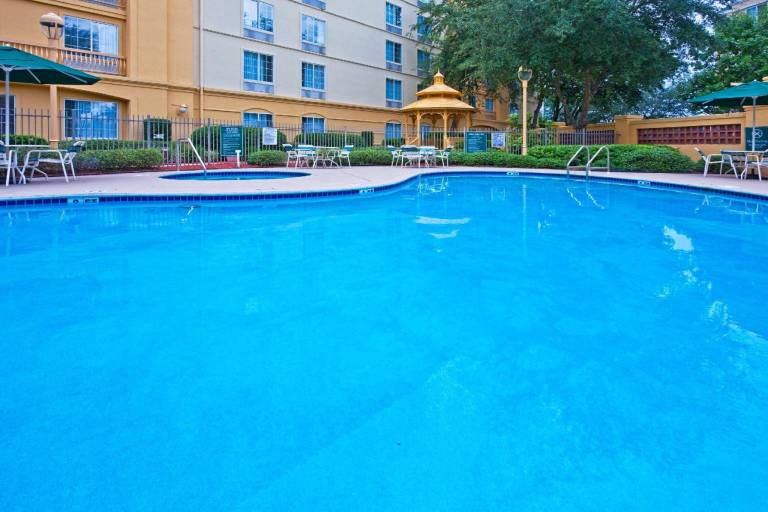 La Quinta Inn & Suites by Wyndham Ocala — photo 4