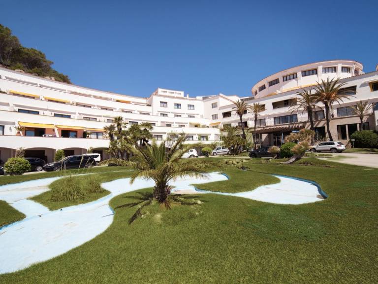 Holiday apartment with garden & pool | Sea view — photo 2