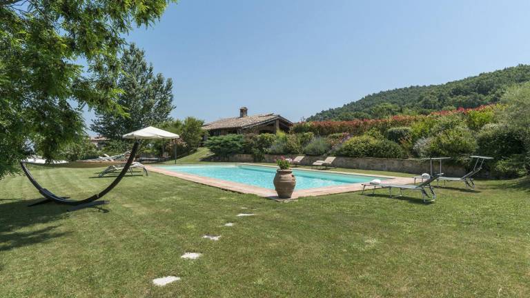 Fully equipped apartment with BBQ, private pool & garden | Perfect for remote work | Pets allowed in San Venanzo