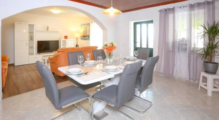 Apartment with 3 rooms for 6 persons — photo 3