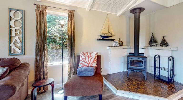 House | Beach nearby | Pets are welcome — photo 2