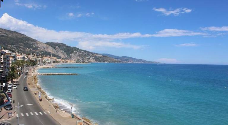 Holiday apartment with 1 room for 5 persons in Menton