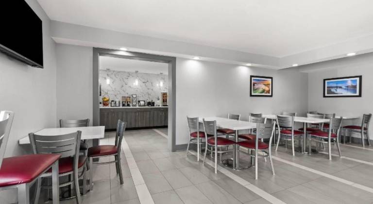Baymont by Wyndham Batavia - Darien Lake — photo 4