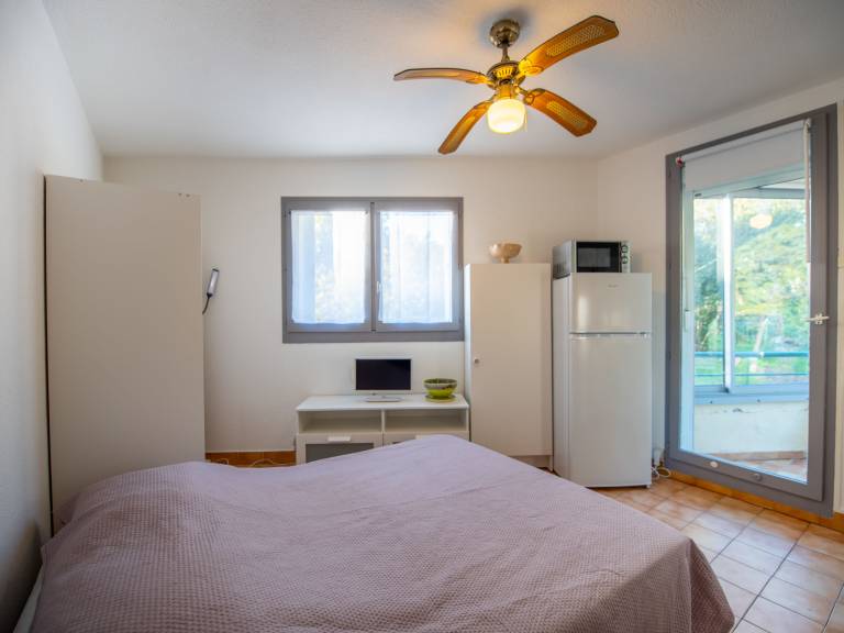 Lovely holiday apartment with patio & BBQ | Next to the beach | Dogs allowed — photo 3
