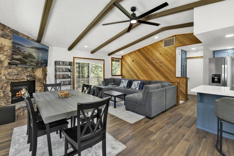 Cabin with jacuzzi & BBQ | Mountain view — photo 3