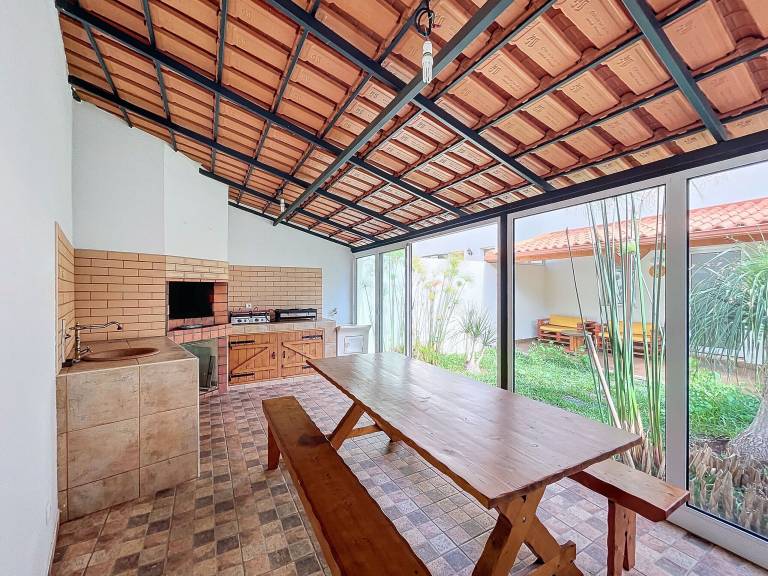 House Santa Cruz