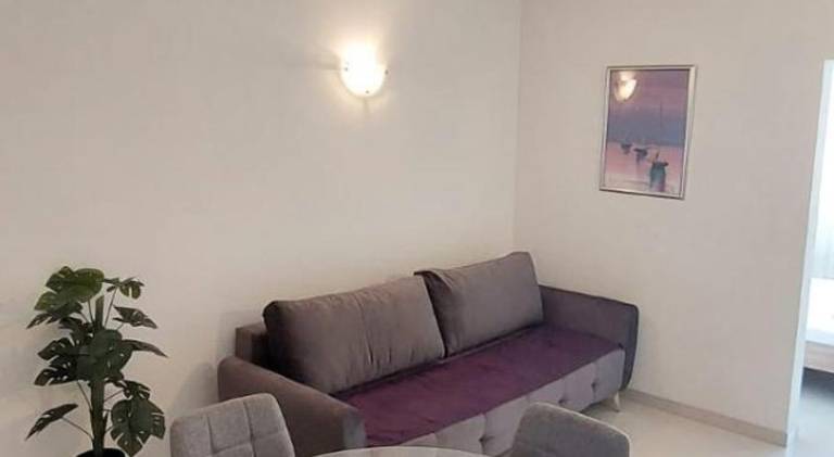 Rental apartment with yard & terrace | Next to the beach | Dogs allowed in Brela