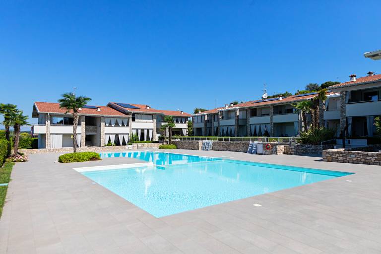 Family-oriented wonderful rental apartment with pool, yard & terrace | Dogs allowed in Brescia