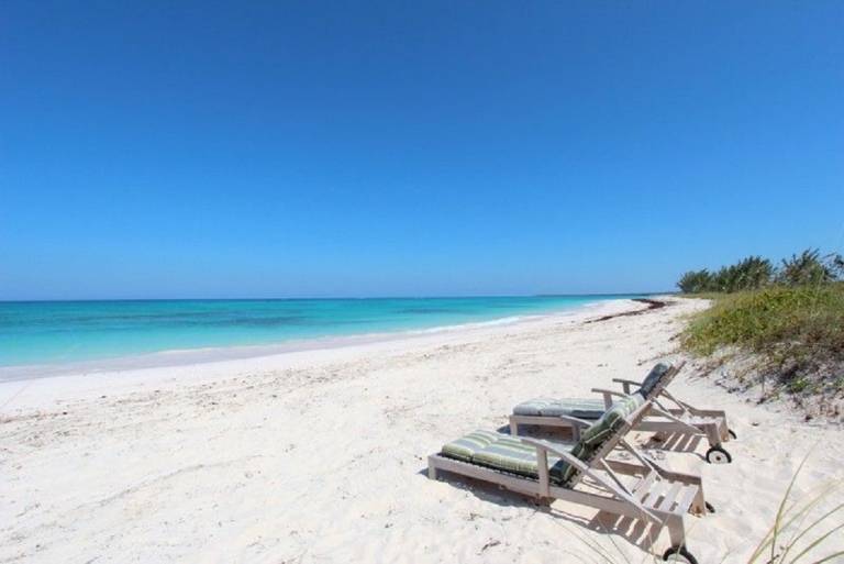 dom Central Eleuthera