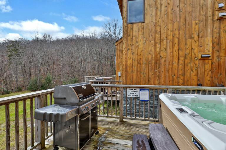 Trailside Six: Ski-On/Off Condo for 8 with Private Hot Tub & Sauna. Ski Deals Too. — photo 4