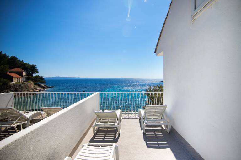 Rental apartment with terrace | Sea view in Jelsa