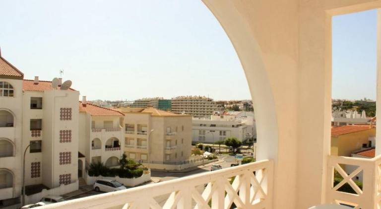 Wonderful apartment with yard & private pool | Pets allowed — photo 4