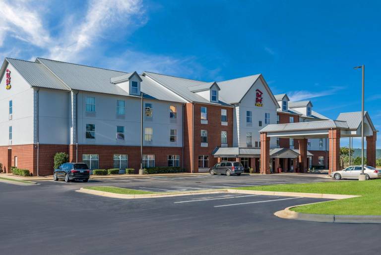 Red Roof PLUS & Suites Birmingham – Bessemer — photo 4