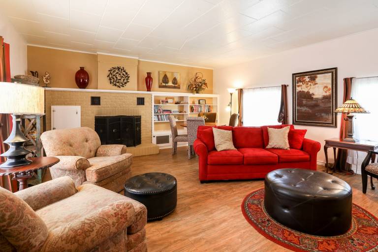 Sam Houston's Retreat Walking distance to Festivals Close to Main Street in Fredericksburg, TX