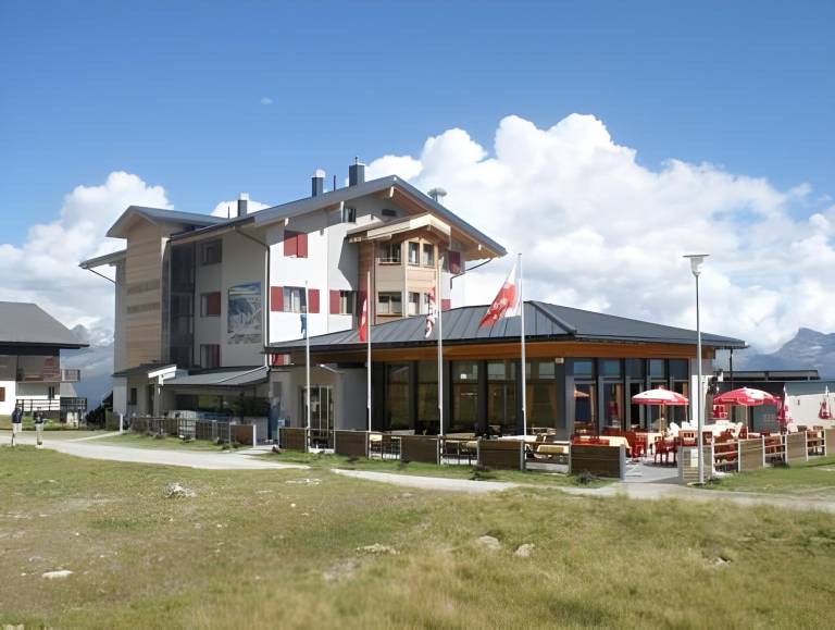 Pleasant apartment with yard & terrace | Next to the ski | Pet-friendly in Fiesch
