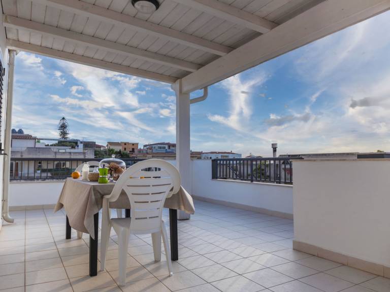 Holiday apartment with terrace & barbecue — photo 2